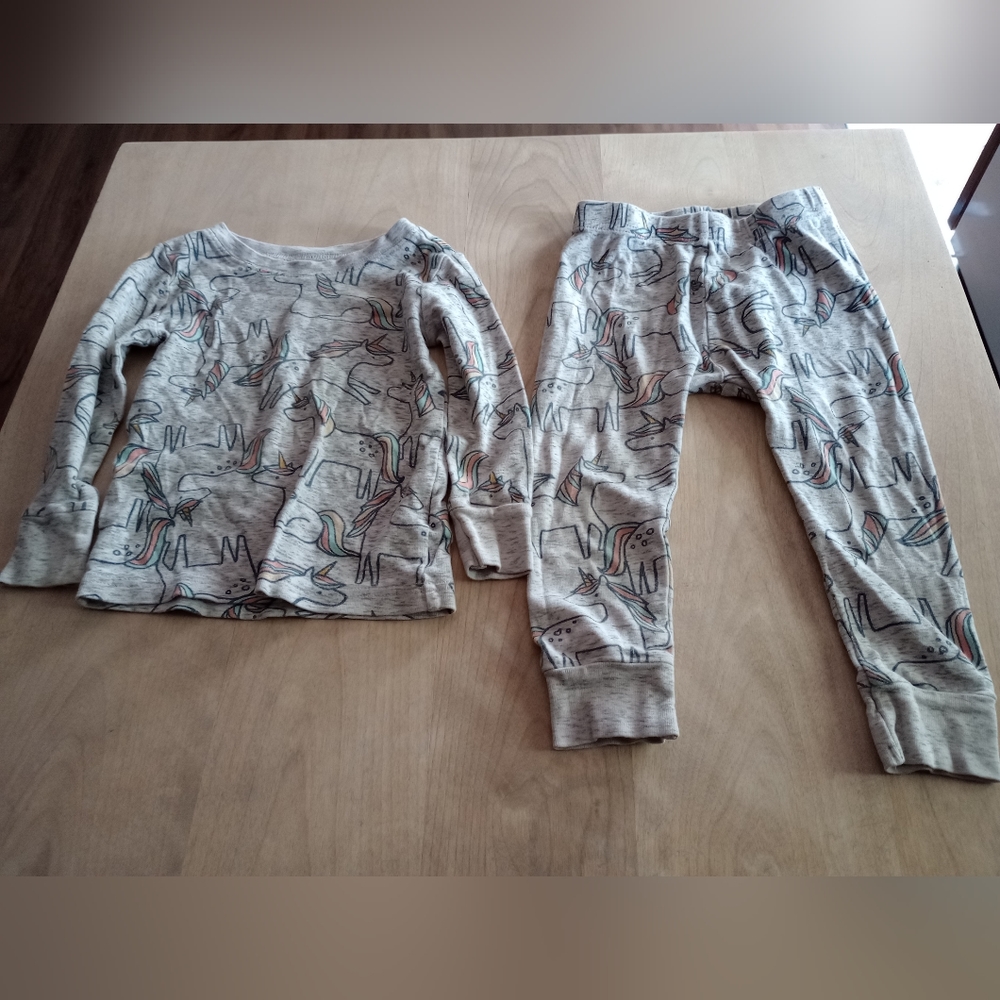 Old Navy Toddler 2T Grey Unicorn Two Piece Pajamas